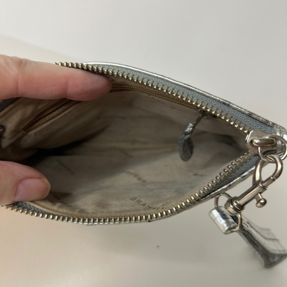 Brahmin Melbourne Daisy Clutch Silver 7.25 x 5 Crocodile Embossed Leather - Picture 4 of 6